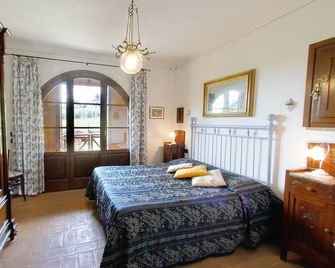 Villa in a panoramic position in San Gimignano - Сан-Джиміньяно - Спальня