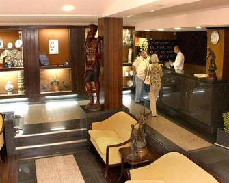 Luso Brasileiro - פובואה דה וארזים - דלפק קבלה