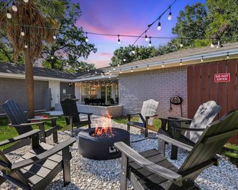 Best of Desoto, 5BR, 2BA with Pool, Hot Tub, Patio - DeSoto - Terasa