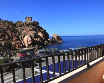 Hôtel le Subrini - Porto (Frankrijk) - Balkon