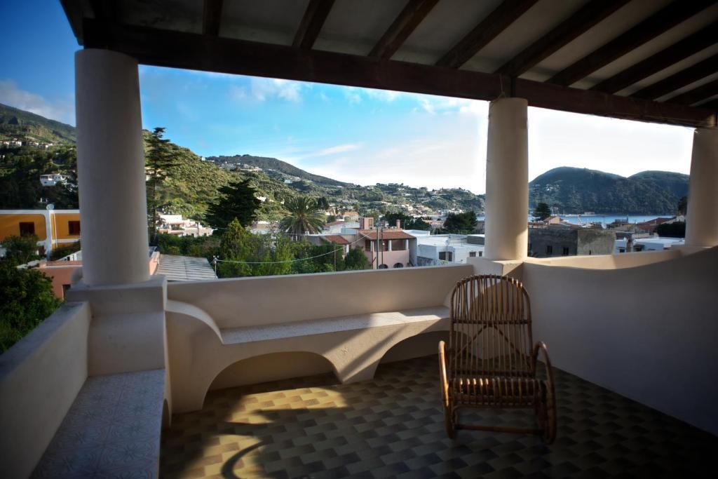 Pietra Pomice Hotel - ליפארי - מרפסת