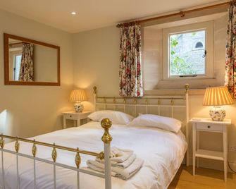 The Granary is in a rural location, perfect for families, couples and pets. - Cheltenham - Bedroom