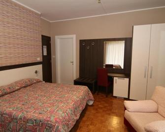 hotel ristorante vittoria - Santhià - Bedroom