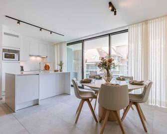 Huswell - Apartment with Terrace in the Heart of Nieuwpoort - Nieuwpoort - Dining room