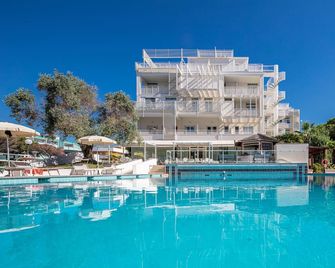 Hotel Bembo - Bibione - Piscina