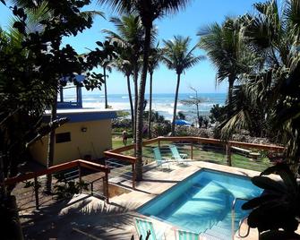 Pousada Sobre as Pedras - Itanhaém - Piscina