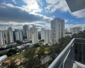 703 · Apto inteiro Morumbi 703 ( 5 min-Hosp Einstein) - São Paulo - Balcón
