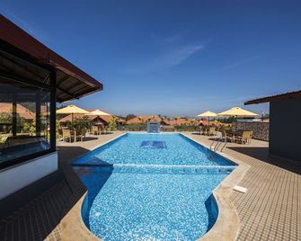 Woodstock Resorts - מדיקרי - בריכה