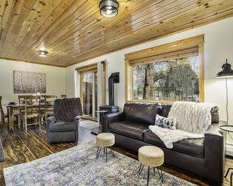 Bear Creek Condo: 6 - Estes Park - Wohnzimmer