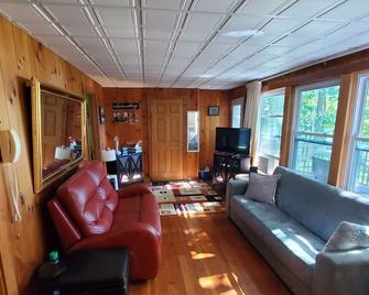 Lake Cottage pet friendly in Kettle Moraine Forest w/ Optional Boat Rental - Campbellsport - Living room