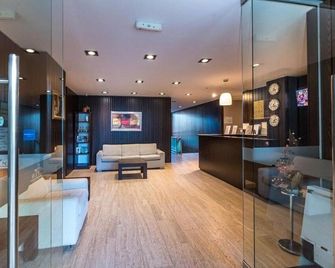 Dinos 2 Bed Cozy Apart at Bansko close to the lift - Bansko - Rezeption