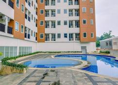 Simple And Cozy Studio Apartment At Urban Heights Residences - Serpong - Pool