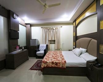 Hotel City Palace - Brahmapur - Bedroom