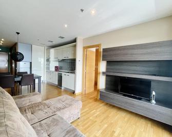 Apartment In Front Of Fira Gran Via - L'Hospitalet de Llobregat - Living room