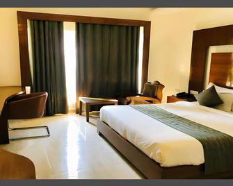 The Grand Aurra - Faridabad - Bedroom