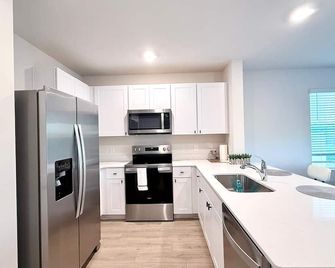 Brand New Prime Location Luxe 3bd-3bth Near Shopping, Health Care in Fort Myers - Lehigh Acres - Kitchen