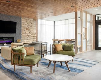 Fairfield by Marriott Inn & Suites Stoughton - Stoughton - Lobby