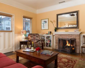 Cheshire Cat Inn & Cottages - Santa Barbara - Sala de estar