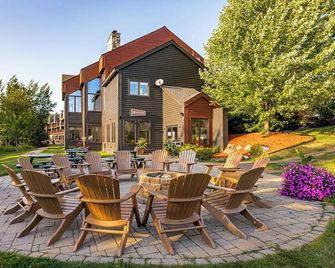 Lutsen Fall Basecamp - Trails + Views + Pool + Hot Tub - Lutsen - Patio