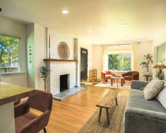 Bettie's Sweet Retreat! - Holladay - Sala de estar
