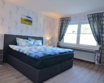 Modern holiday home idyllic setting with terrace - Medebach - Schlafzimmer