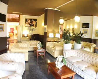 Hotel Certosa - Milano - Oleskelutila