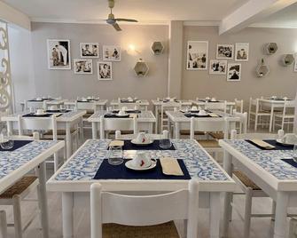 Hotel Odissea - ליפארי - מסעדה