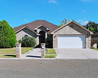 Beautiful house with pool - Mission - Building