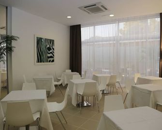 Fly Hotel - Luanda - Restaurante