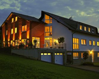 Gästehaus Vinaria - Kinheim - Building