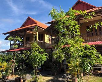 Mountain View House 120sqm 2 separate apartmnts car park spring water fiber WIFI - Kampot