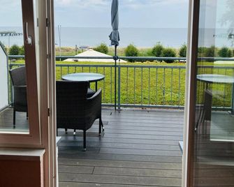 哲邁尼爾酒店 - 班辛 - 陽台