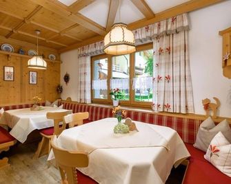 Triple room with shower, WC (2-3 pers) - Pension Erz-Anger - Flachau - Restaurante