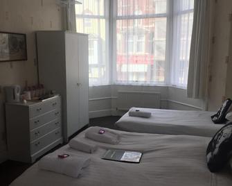 The Albert Hotel Near Winter Gardens - Blackpool - Bedroom