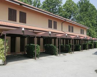 Motel Ranch - Gaggiano - Edificio