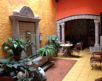 Hostal Casa Castillo Bed & Breakfast - Morelia - Pati
