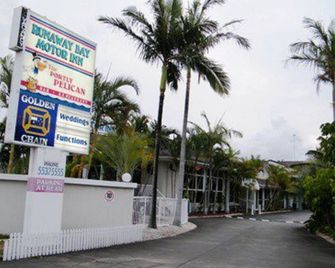 Runaway Bay Motor Inn - Runaway Bay - Outdoor view