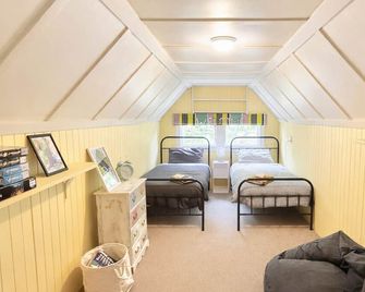 1920s Character Home & Private Garden Retreat - Te Kuiti