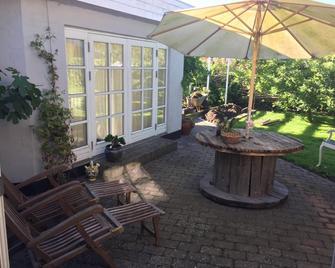 Charmerende byhus i Præstø centrum - Præstø - Patio