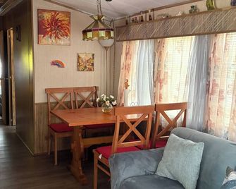 Cozy 3-bedroom near Lake Wallenpaupack - Hawley - Eetruimte