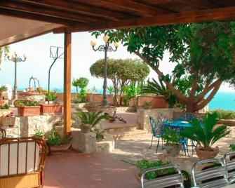 B&B Villa Sorriso - Licata - Patio