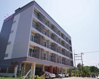 Chompu Nakarin Apartment - Trang - Bygning