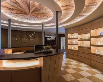 Mirabell Dolomites Hotel - Luxury Ayurveda & Spa - Valdaora - Recepción