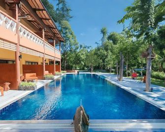 Oya International Resort Phuket - Karon - Басейн