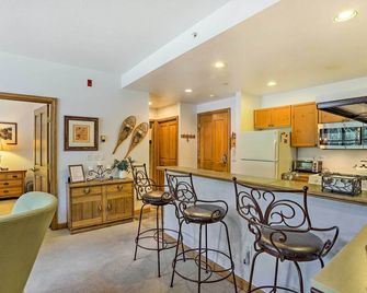 Lavish Escape - 3 Mi from Beaver Creek Resort! - Avon - Kitchen