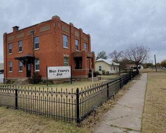 Converted Historic Jailhouse - Memphis - Building