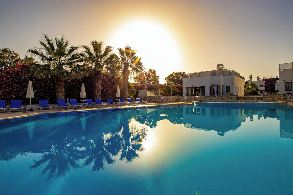 Ladonia Hotels Zemda Gumusluk - גומושלוק - בריכה