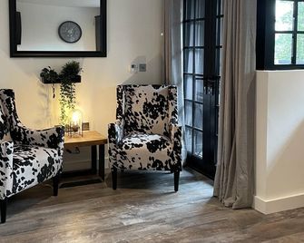 Luxury Superior Apartment - Halstead - Wohnzimmer