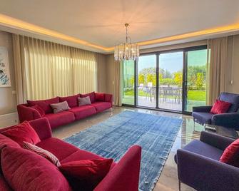 Private pool and garage - Kusadasi - Salon