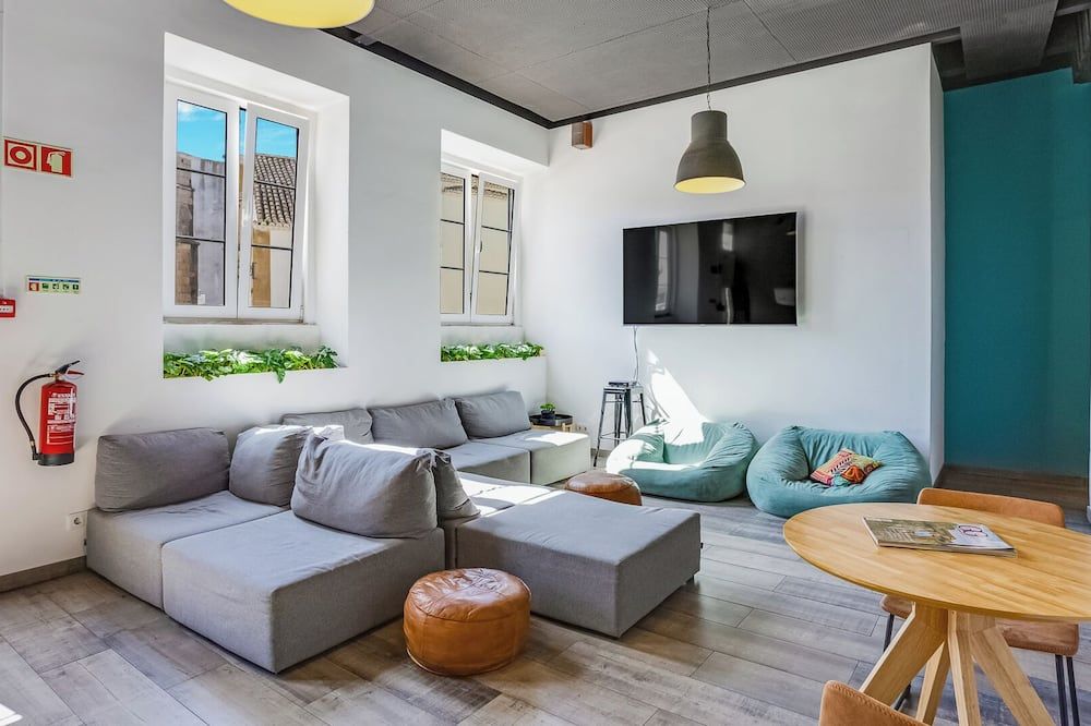 Hostellicious - Faro - Sala de estar